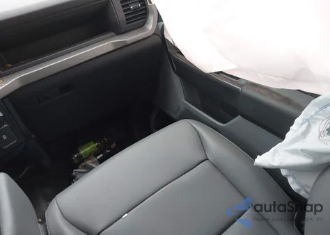 2024 Ford F-150 Xl z USA, uszkodzony, nr VIN 1FTEW1LP1RKD82219